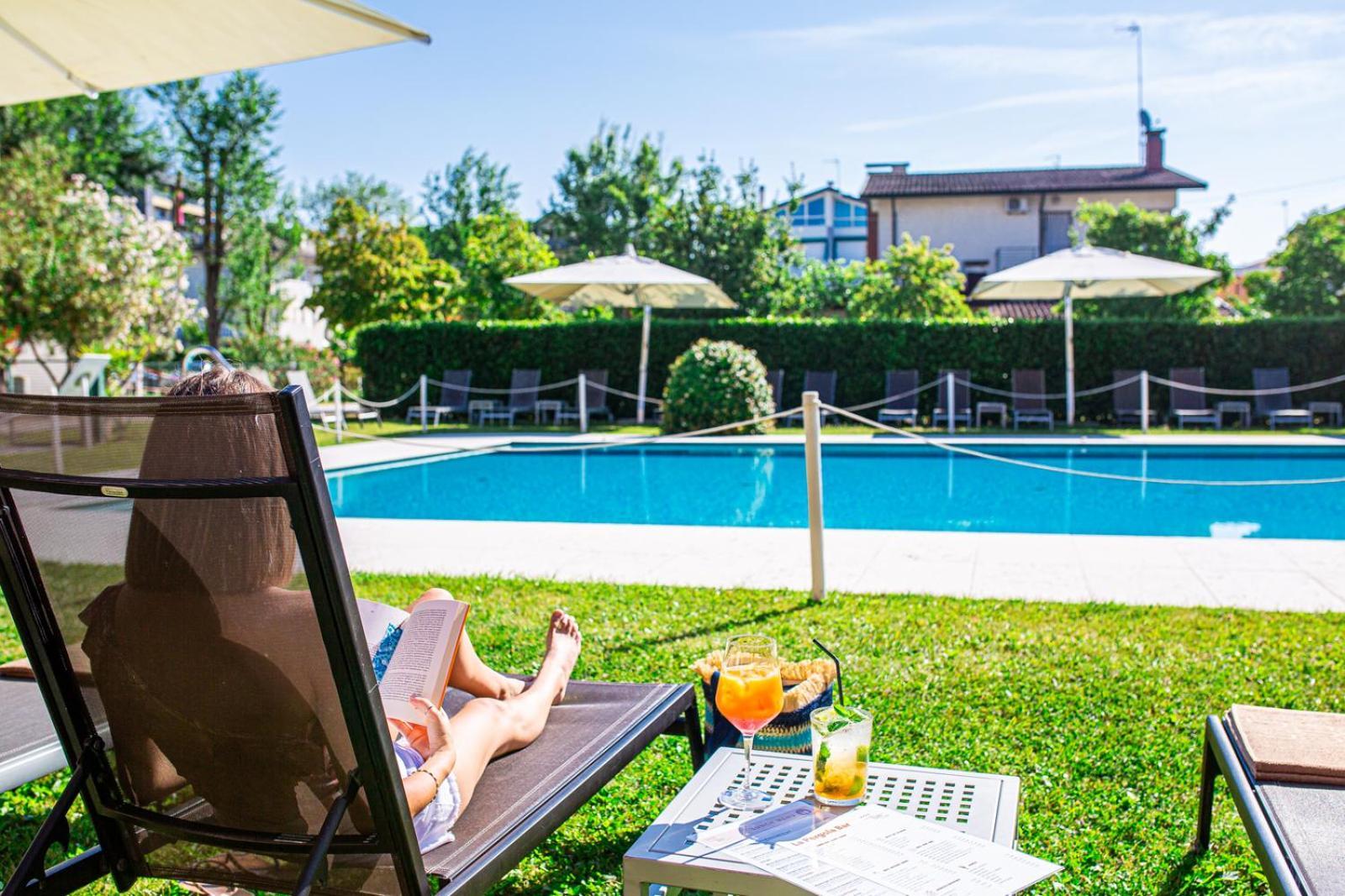 Hotel La Pergola Lignano Sabbiadoro Exteriör bild