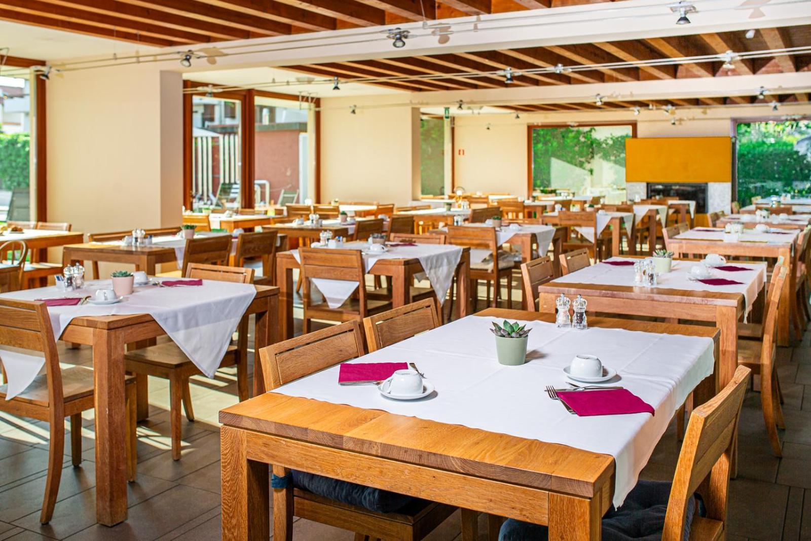 Hotel La Pergola Lignano Sabbiadoro Exteriör bild